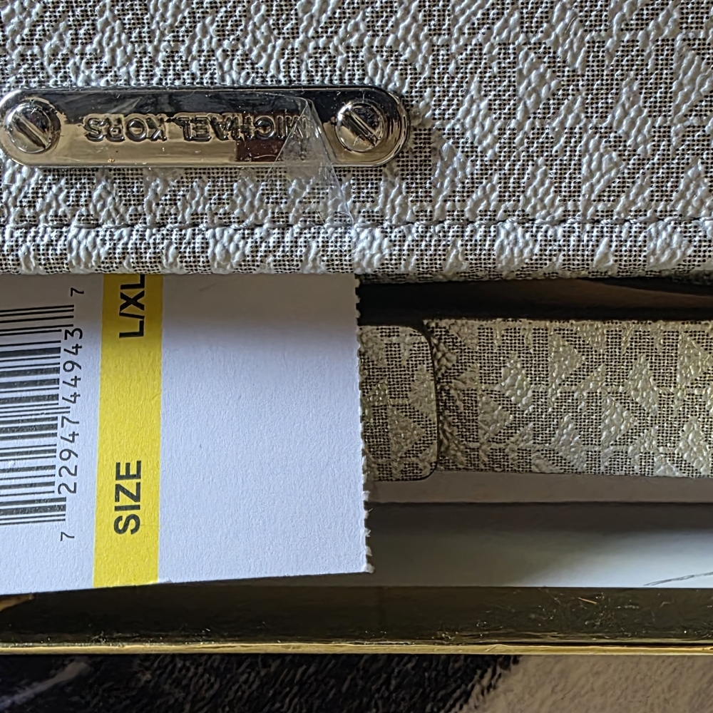 Michael Kors Silver Waistbag. - Picture 2 of 5